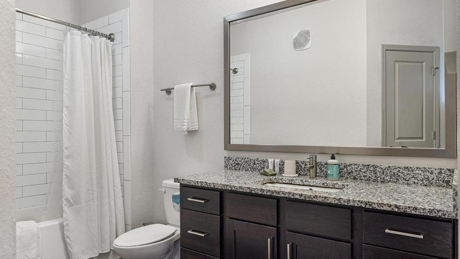 Landing At Center 301 - 2 Bedrooms In Belton מראה חיצוני תמונה